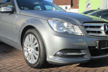 Mercedes-Benz C 220 267.300 km 9.666 € Pfeffelbach 66871