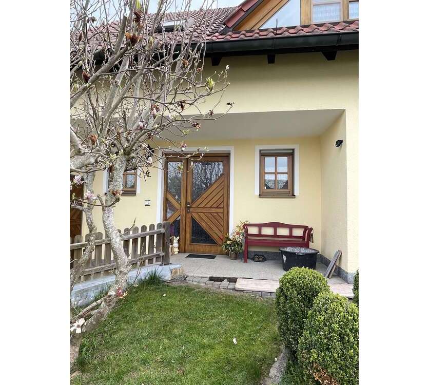 Haus zum Kaufen in Freihung 515.000 € 208.8 m²