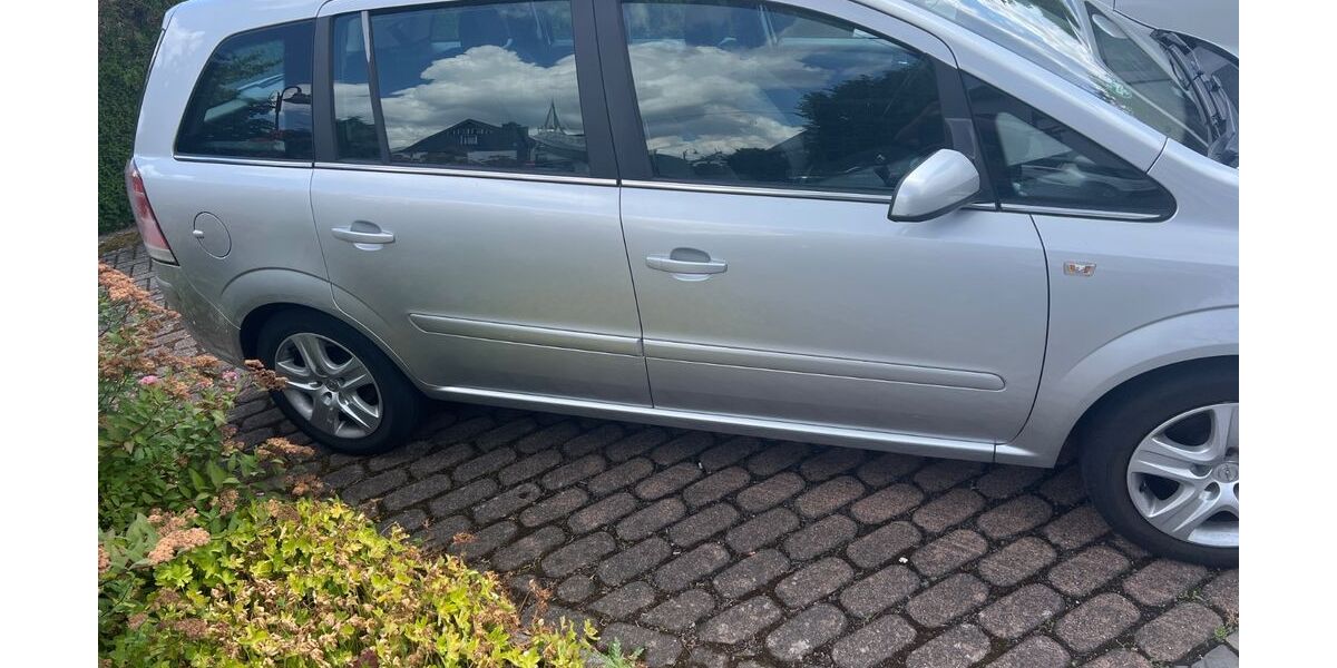 Opel Zafira 158.000 km 2.999 &euro; Rennerod 56466