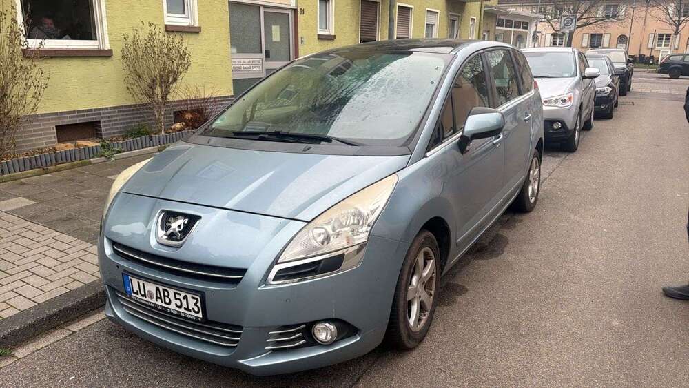 Peugeot 5008 176.000 km 4.450 &euro; Berlin 10245