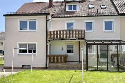 Haus Altenstadt - 9 Zimmer, 214 m&sup2;, 275.000&euro; | Angebot:25247554