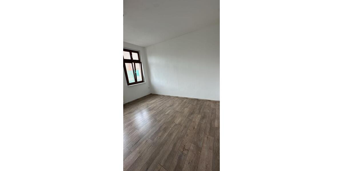 Etagenwohnung Eisleben (Lutherstadt) - 4 Zimmer, 90 m&sup2;, 900&euro; | Angebot:26532609