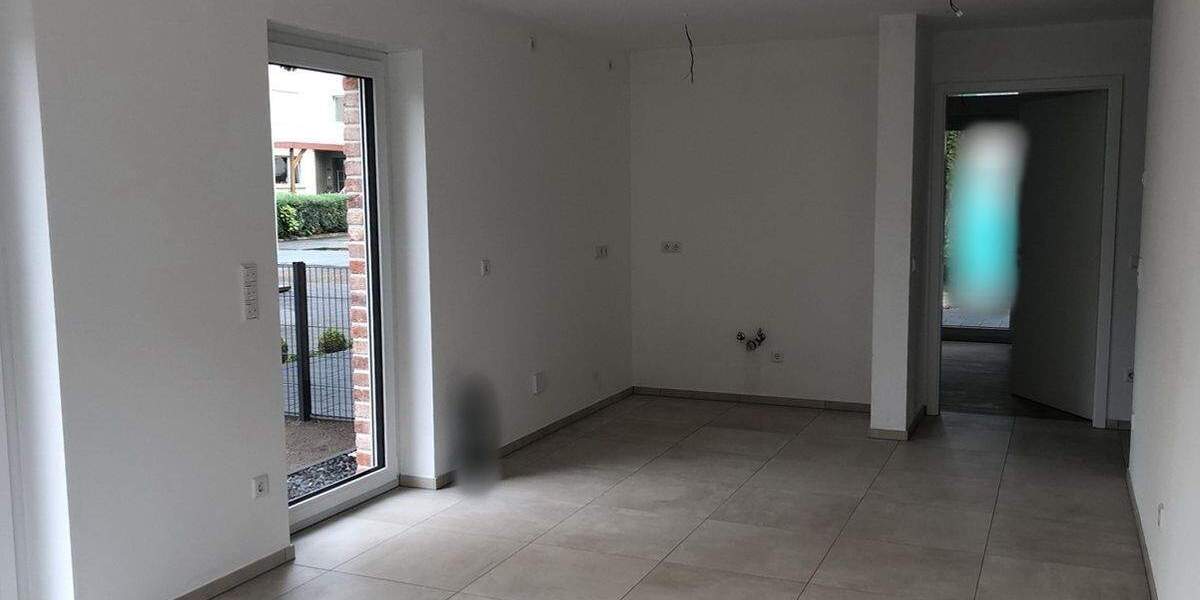 3-Zimmer-Erdgeschosswohnung mit Gartenanteil in Schloß NeuhausMastbruch, erst wenige Jahre alt 3 zimmer