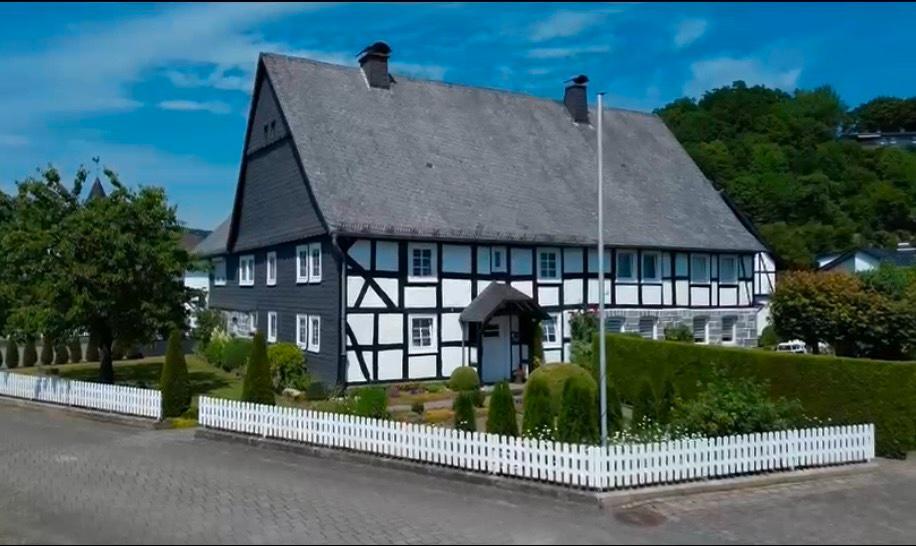 Mehrfamilienhaus(Resthof)