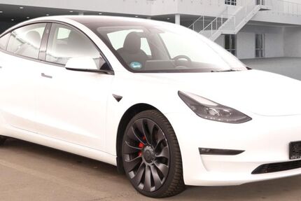 Tesla Model 3 49.820 km 31.450 &euro; Bad Kissingen 97688