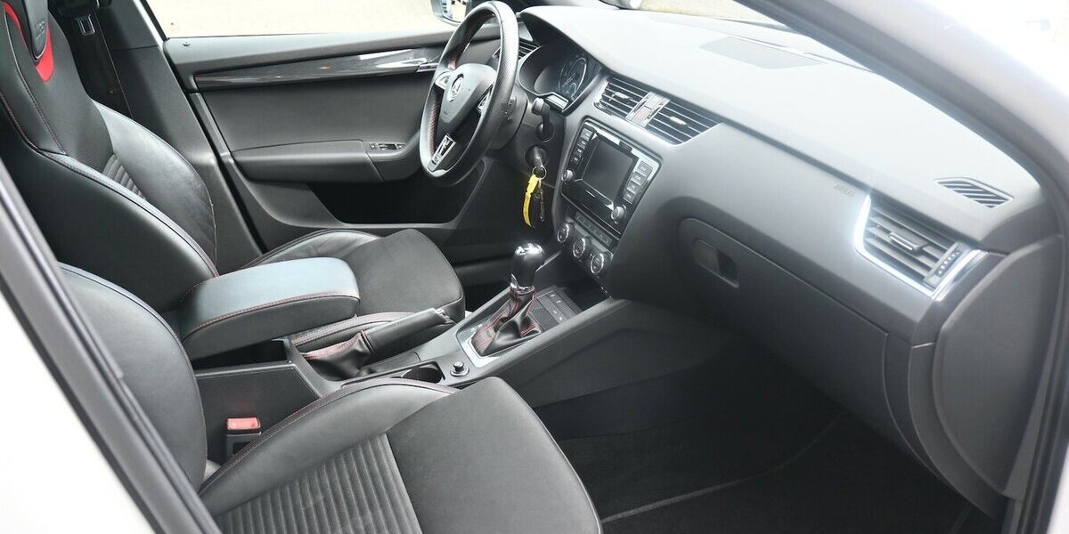 Skoda Octavia 2.0 TSI RS combi DSG Navi Leder Pano Alu 165.000 km 13.400 &euro; Seevetal - Hittfeld 21218