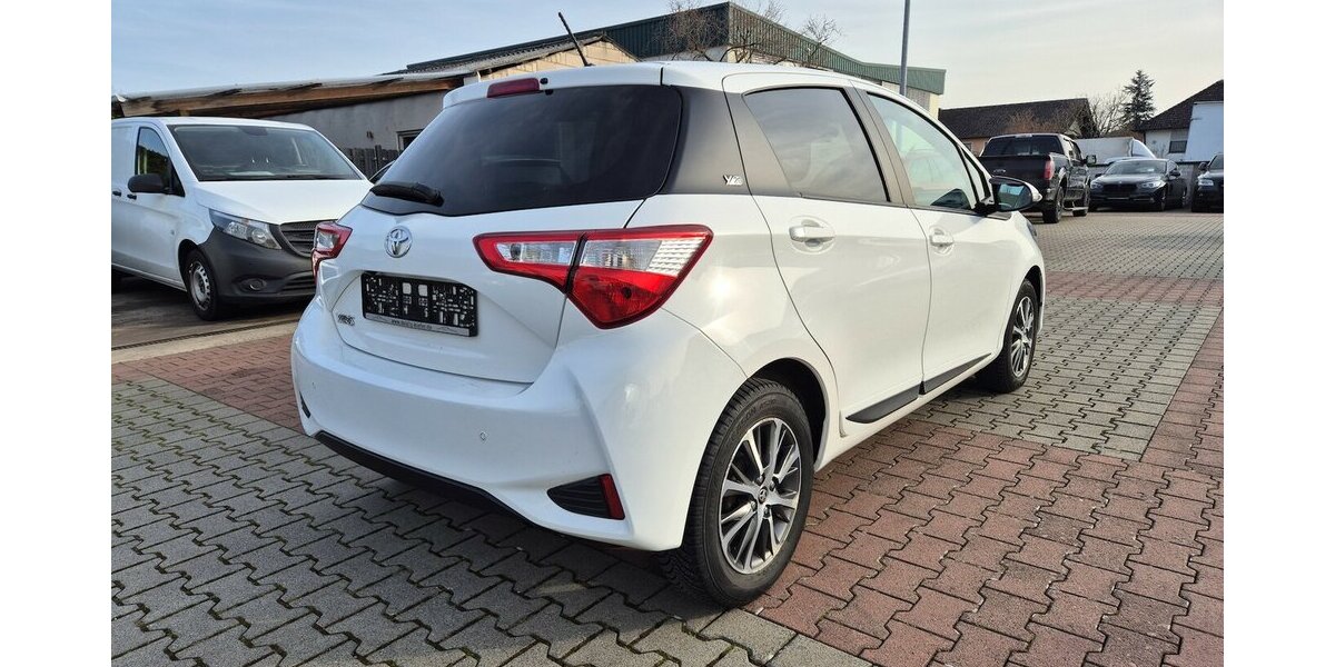 Toyota Yaris Team D 98.400 km 11.890 &euro; Rodgau 63110