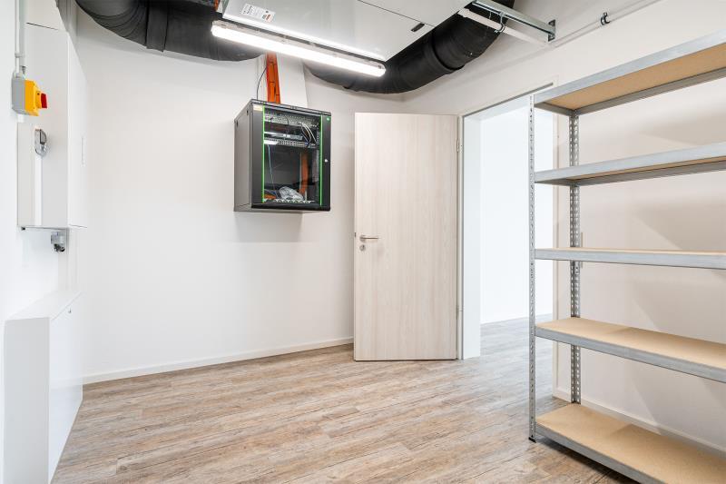 Zur Miete: Großzügige und flexible Gewerbefläche in Hage! zimmer