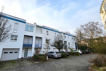 RMH mit Garage, 2 Balkonen, Garten und Terrasse 4.5 zimmer