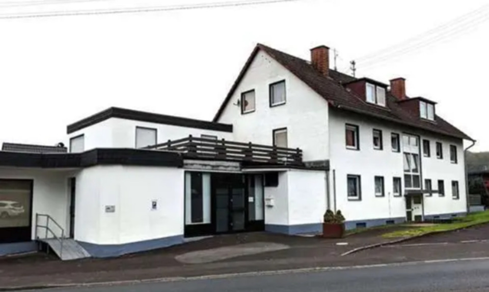 ab 01.05.2026: in 2025 renovierte 2ZKB Wohnung mit Einbauküche, Doppelgarage, eigener Eingang 2 zimmer