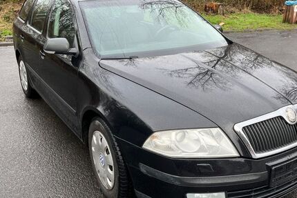 Skoda Octavia 249.999 km 3.249 &euro; Kall 53925