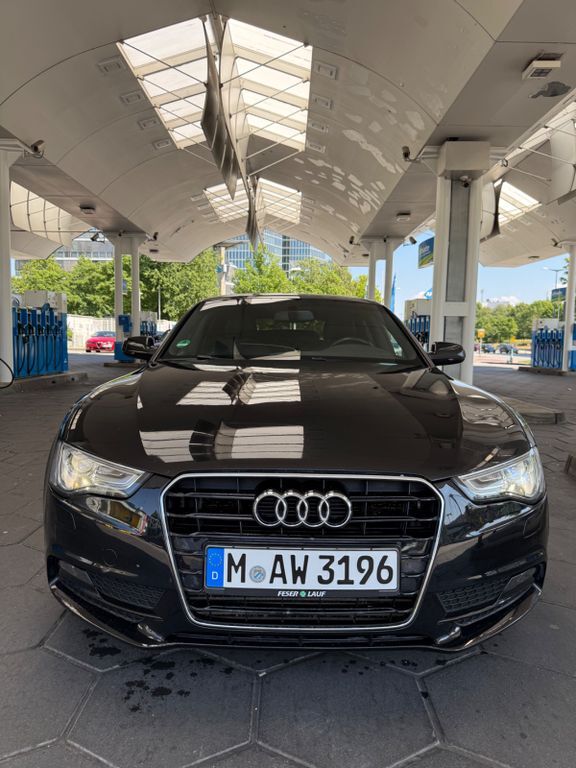 Audi A5 210.000 km 13.000 € München 81377