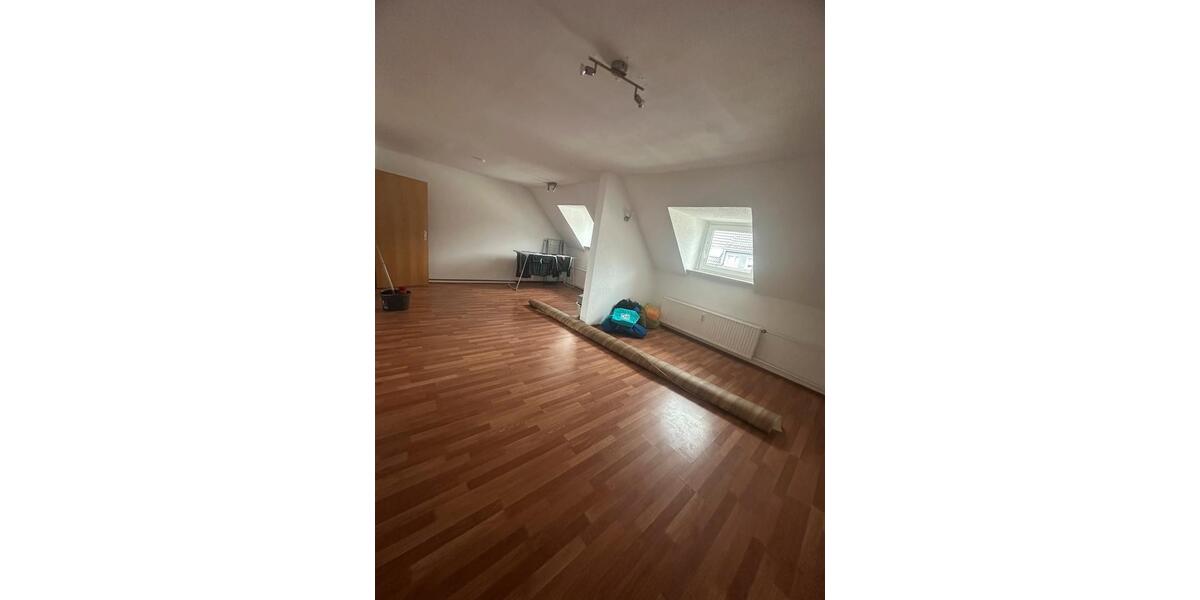 Dachgeschoßwohnung Remscheid - 3 Zimmer, 75 m&sup2;, 750&euro; | Angebot:24876826