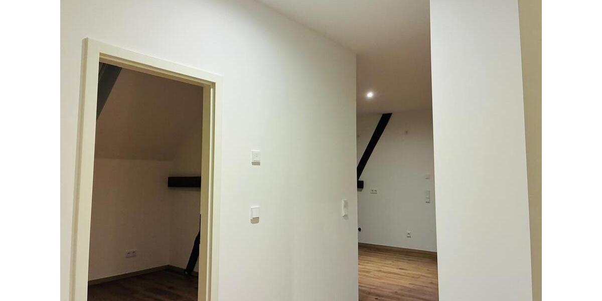 Dachgeschoßwohnung Wiesbaden Mainz-Amöneburg - 3 Zimmer, 88 m&sup2;, 1.326&euro; | Angebot:24983177