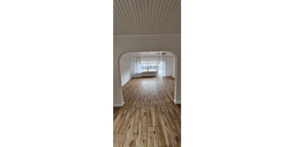 Erdgeschoßwohnung Heide - 3 Zimmer, 100 m&sup2;, 1.020&euro; | Angebot:26624185