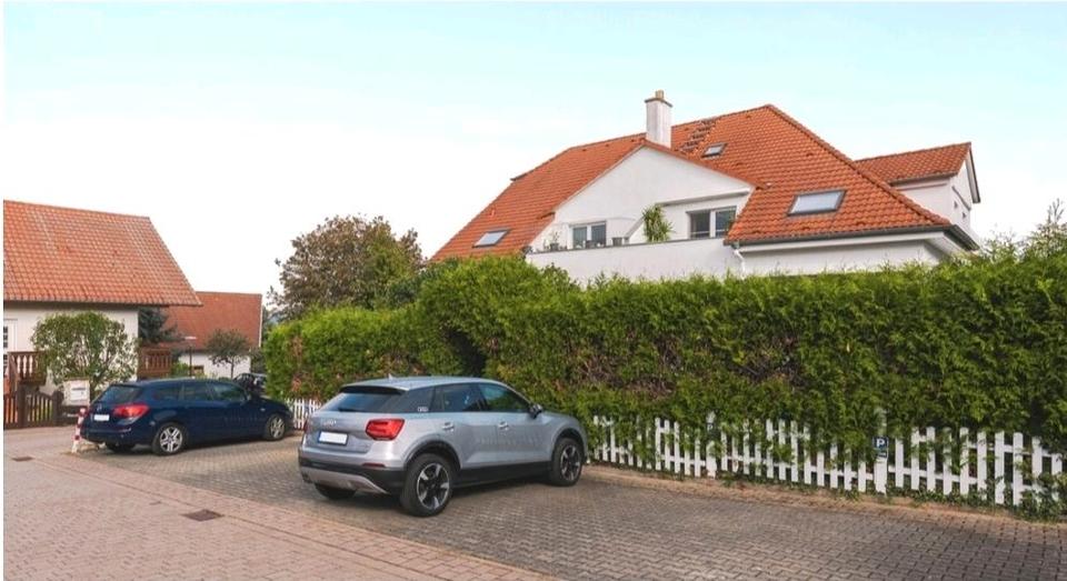 Charmante 4-Zimmer Wohnung mit Südloggia und 2 Stellplätzen 4 zimmer