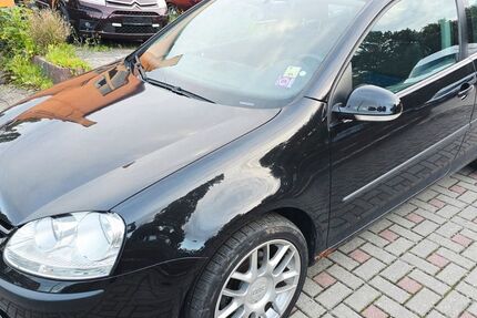 VW Golf 129.000 km 1.290 &euro; Chemnitz 09114