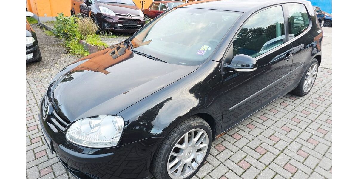 VW Golf 129.000 km 1.290 &euro; Chemnitz 09114