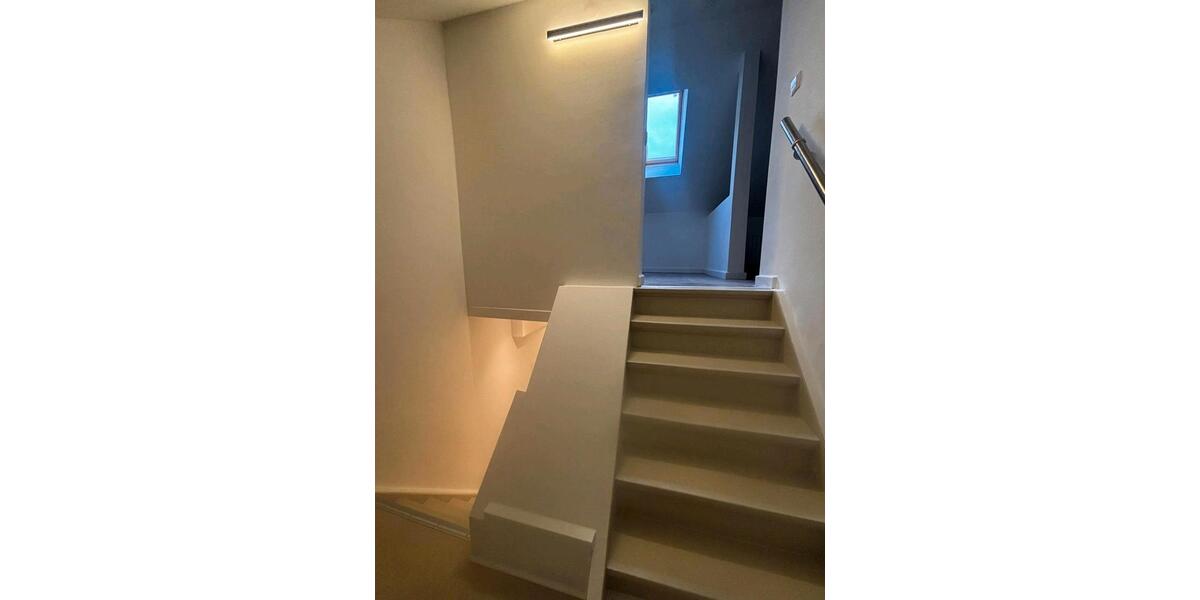 Dachgeschoßwohnung Mönchengladbach Süd - 2.5 Zimmer, 74 m&sup2;, 820&euro; | Angebot:26660538