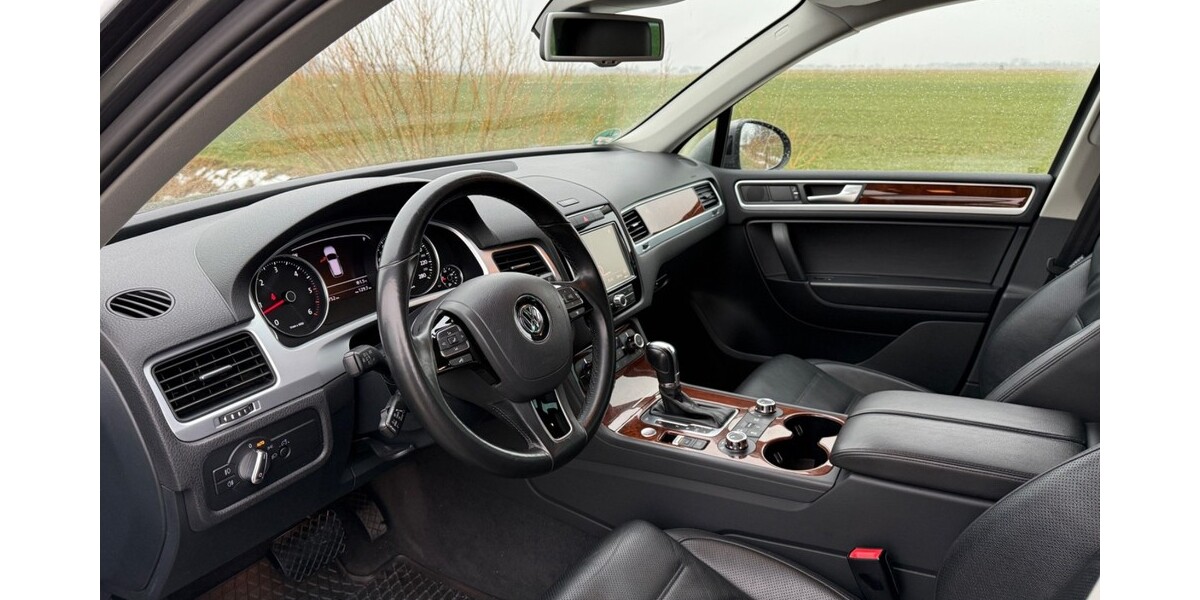 VW Touareg 168.000 km 17.999 &euro; Oldenswort 25870