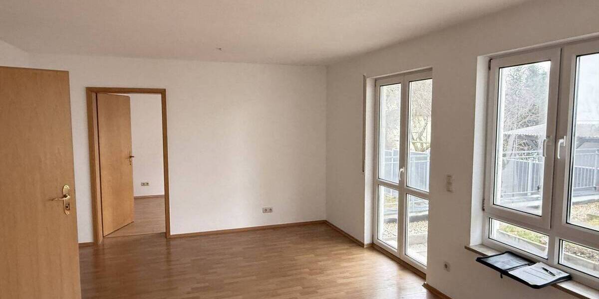 Etagenwohnung Zwickau Marienthal - 4 Zimmer, 75 m&sup2;, 110.000&euro; | Angebot:26176737