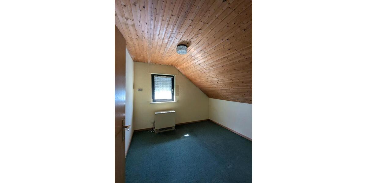 Einfamilienhaus Blieskastel - 5 Zimmer, 156 m&sup2;, 182.000&euro; | Angebot:27014469
