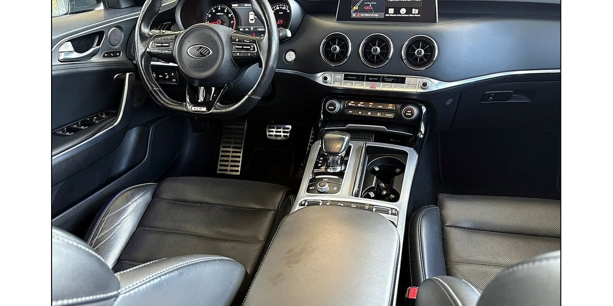 Kia Stinger GT 4WD LED Pano HUD ACC Kam Ass 110.000 km 29.990 &euro; Stade 21682