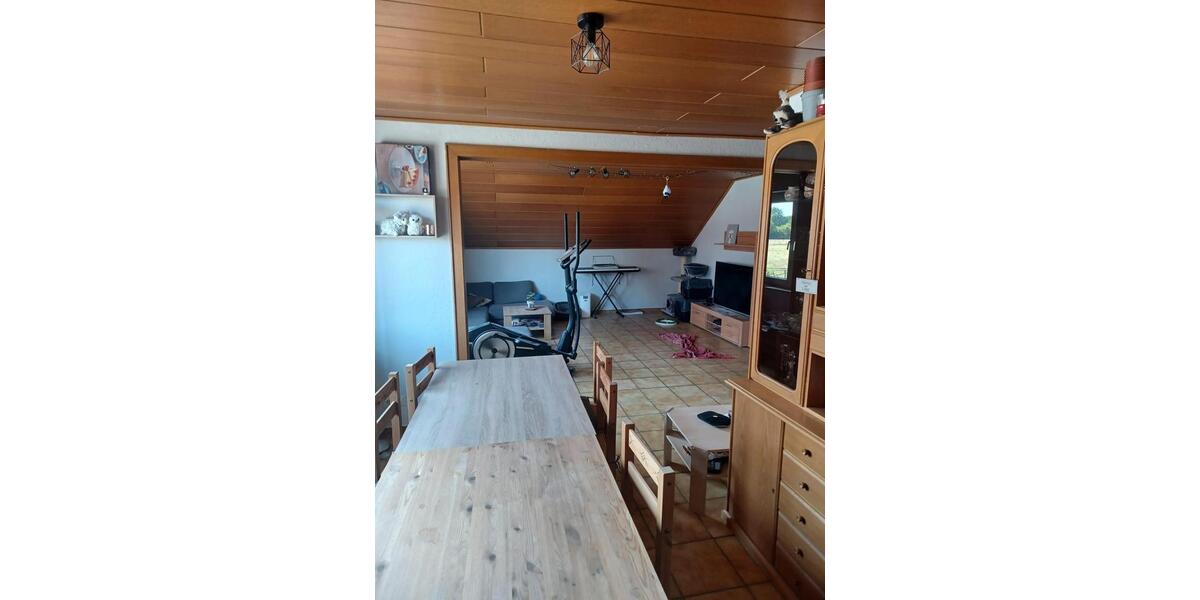 Dachgeschoßwohnung Erwitte - 3 Zimmer, 94 m&sup2;, 600&euro; | Angebot:27605602