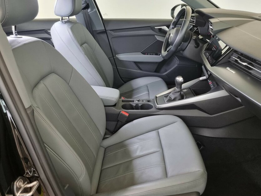 Audi A3 30TFSI limo Navi Leder Digital VIC Kamera LED 66.400 km 21.900 € Garrel 49681