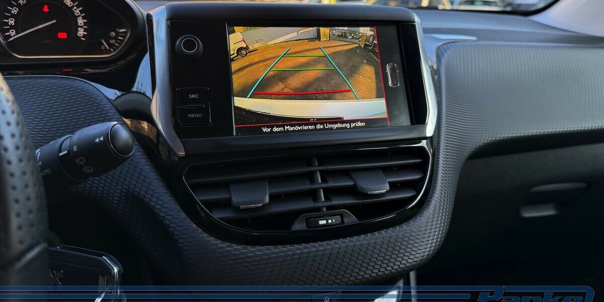 Peugeot 208 Allure*GT-Line*Pano*U-Connect*SHZ*R-Cam* 156.392 km 8.280 &euro; Berlin 13187