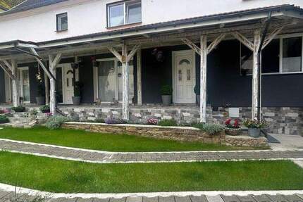 Haus Höchheim - 9 Zimmer, 196 m&sup2;, 240.000&euro; | Angebot:25662319