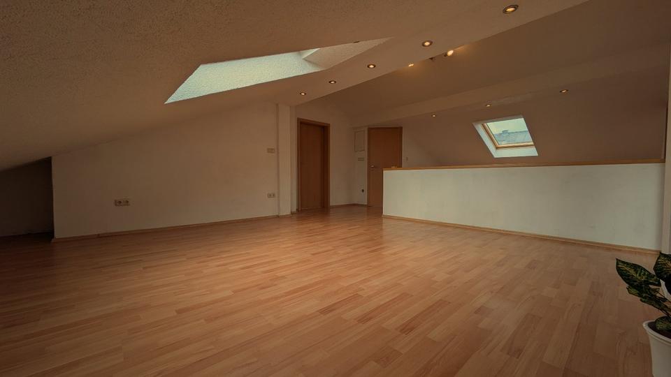 Einfamilienhaus Fritzlar - 11 Zimmer, 276 m&sup2;, 438.000&euro; | Angebot:23275415