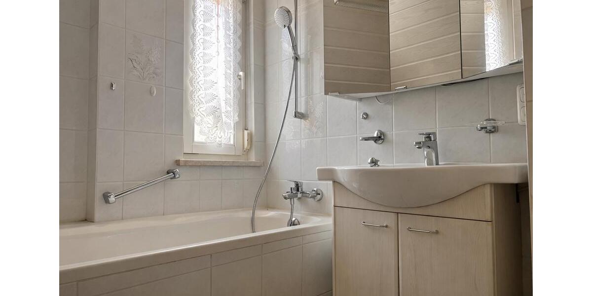 Doppelhaushälfte Probstzella - 7 Zimmer, 90 m&sup2;, 75.000&euro; | Angebot:27127861