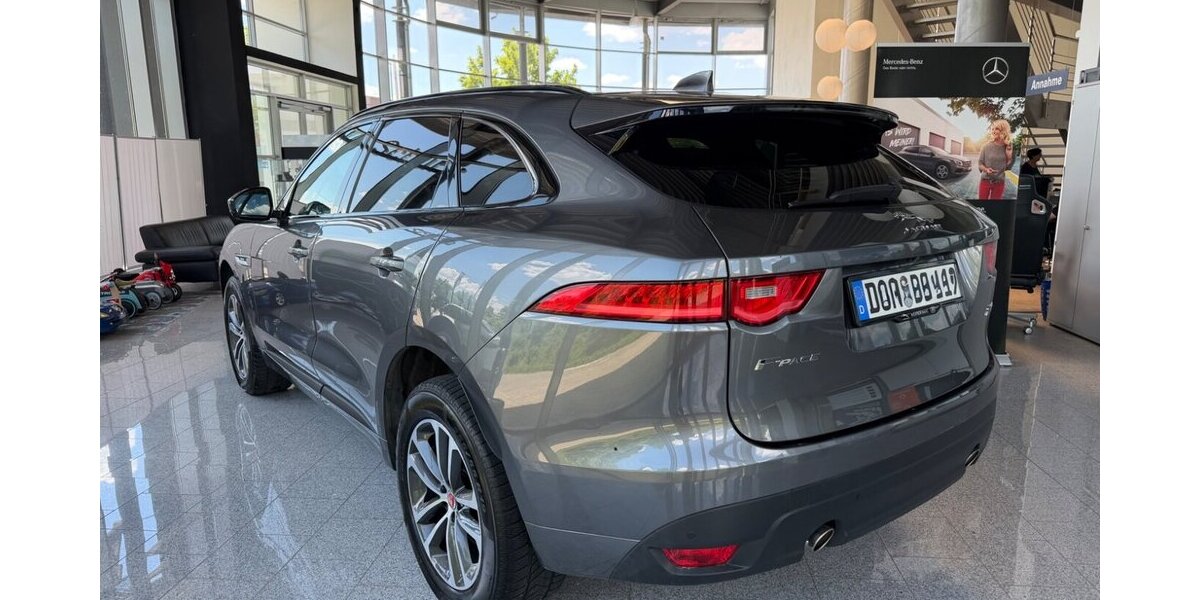 Jaguar F-PACE P250 R-Sport 25t+Xenon+Kamera+ACC+Spur 87.250 km 24.990 &euro; Westendorf 86707