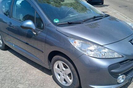 Peugeot 207 53.000 km 3.000 &euro; Karlsruhe 76185