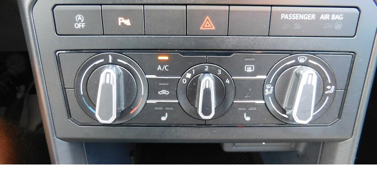 VW T-Cross 1.0 Basis BMT TSI Klima Navi 8.400 km 18.690 &euro; Vordorf 38533