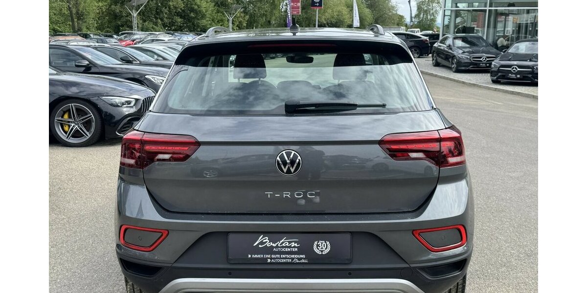 VW T-Roc 1.5 TSI LIFE DSG/NAVI/LED-PLUS/AHK/1.HAND 31.887 km 25.800 &euro; Villingen-Schwenningen 78054