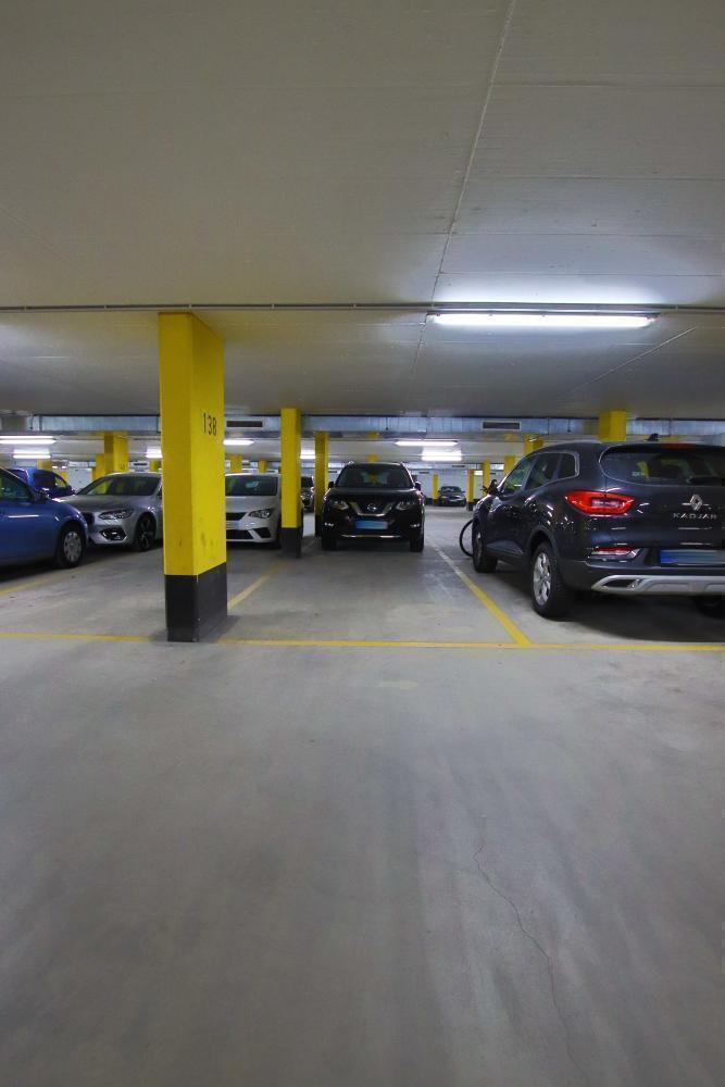 möblierte 2 ZKBB* 5.OG* Aufzug* el. Rolläden* EBK* TG* Westbalkon* Frankfurt-Am Rebstockpark