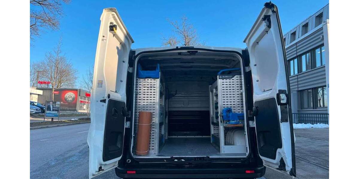 Opel Vivaro 72.892 km 15.999 &euro; München 81825