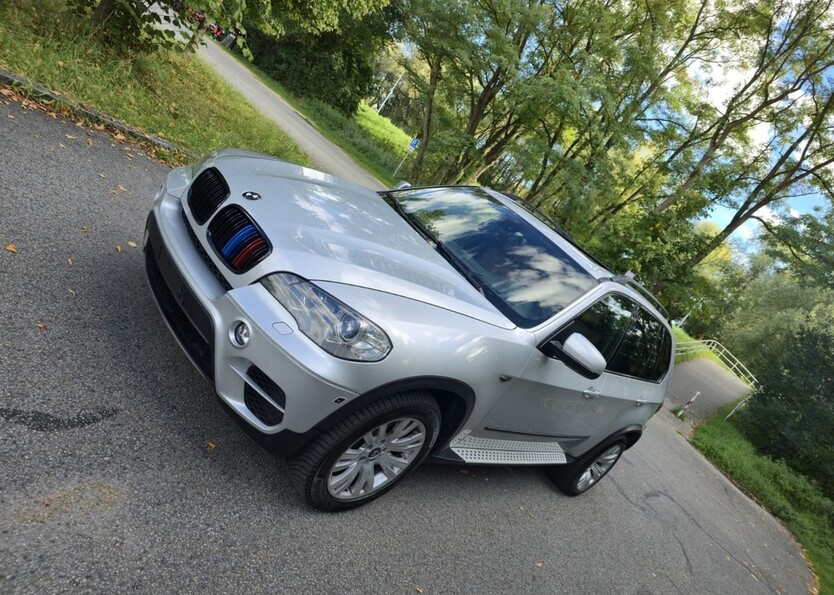 BMW X5 249.999 km 17.900 € Regensburg 93019