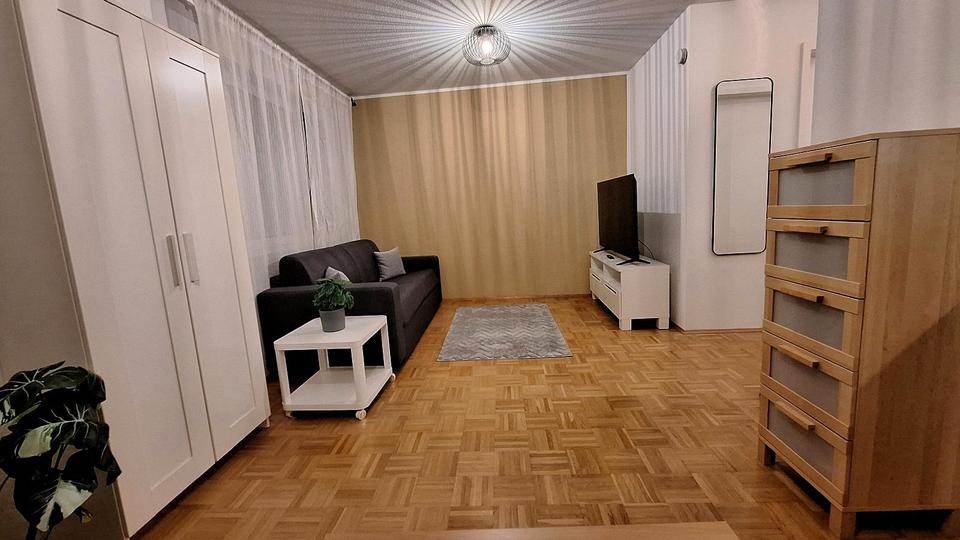 Erdgeschoßwohnung Düsseldorf Stadtbezirk 8 - 1.5 Zimmer, 35 m&sup2;, 700&euro; | Angebot:26301689