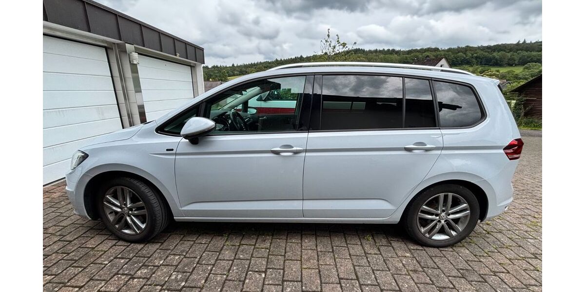 VW Touran 123.000 km 17.100 &euro; Herborn 35745