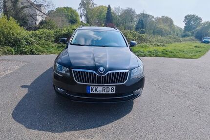 Skoda Superb 224.738 km 8.000 &euro; Mönchengladbach 41068