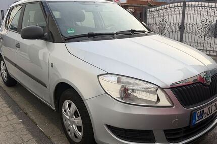Skoda Fabia 130.000 km 2.200 &euro; Wiesbaden 65191