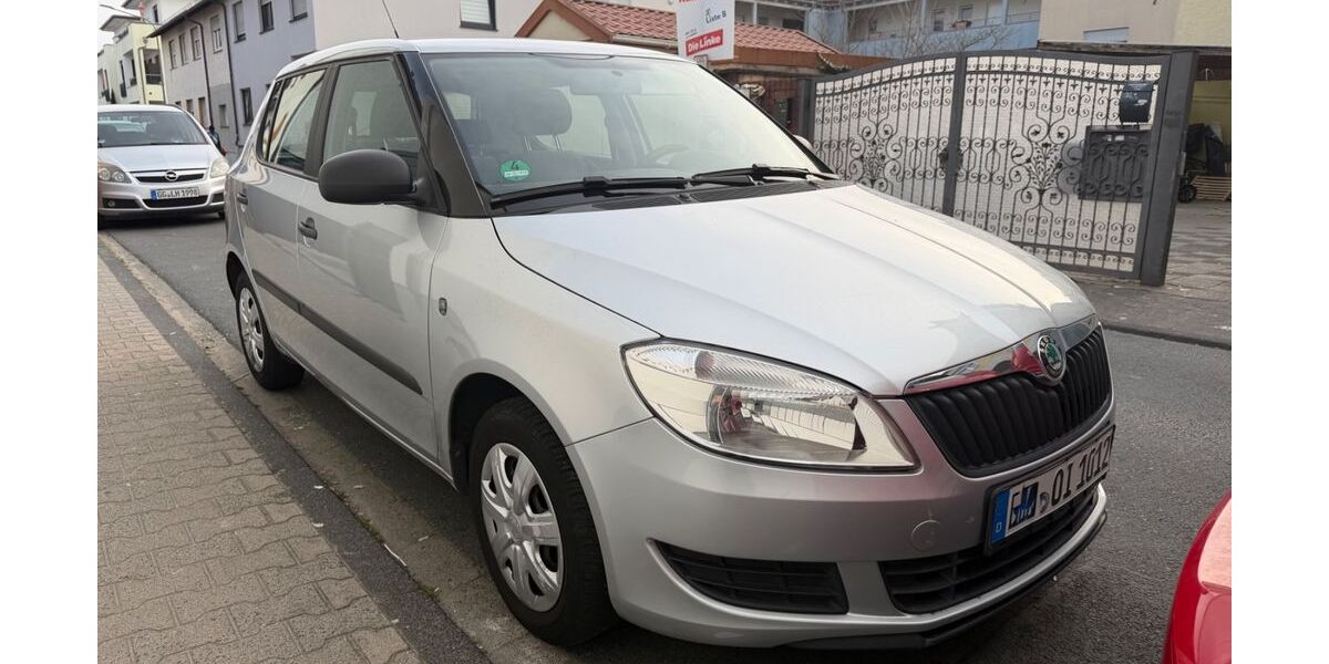 Skoda Fabia 130.000 km 2.200 &euro; Wiesbaden 65191