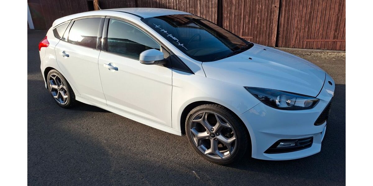 Ford Focus 85.275 km 14.000 &euro; Birstein 63633