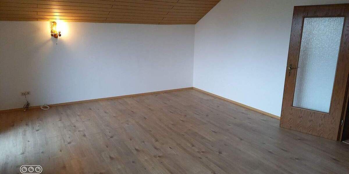 4 12 Zimmer Dachgeschosswohnung in Gaimersheim zu vermieten 4 zimmer
