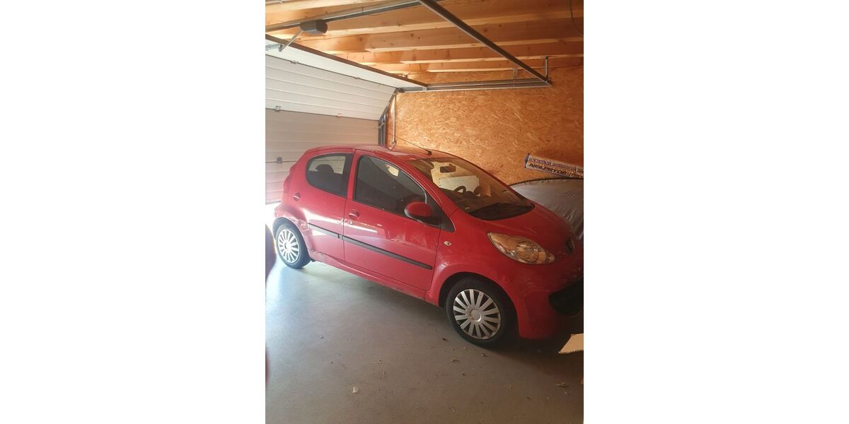 Peugeot 107 142.000 km 999 &euro; Börwang 87499