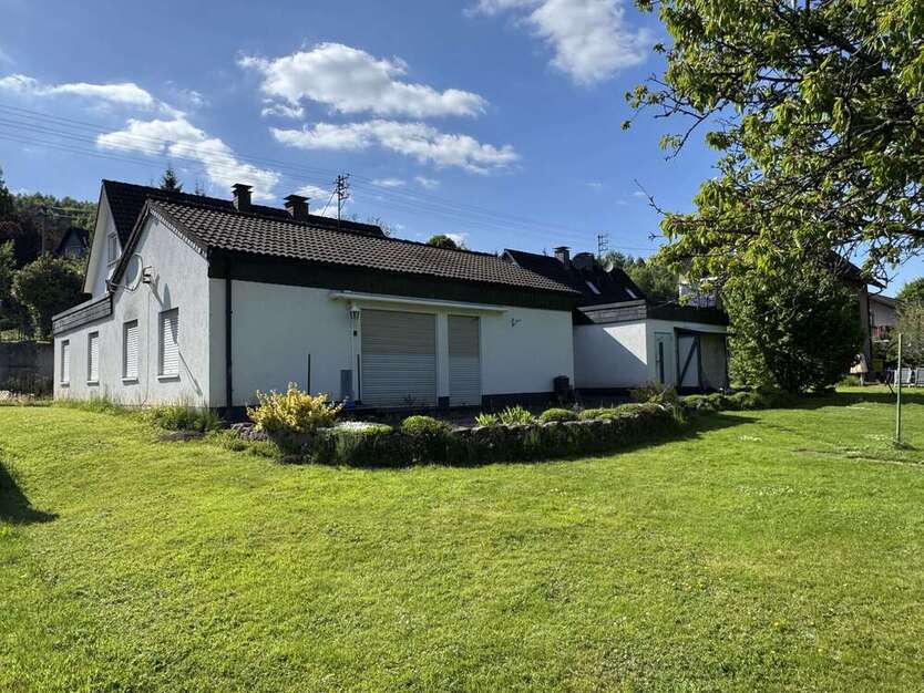 Haus zum Kaufen in Kreuztal 409.000 € 223.18 m²
