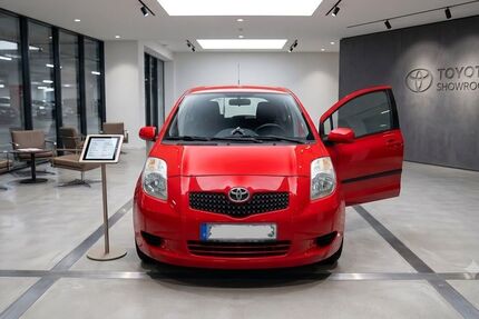 Toyota Yaris 129.000 km 2.989 &euro; Berlin 13581